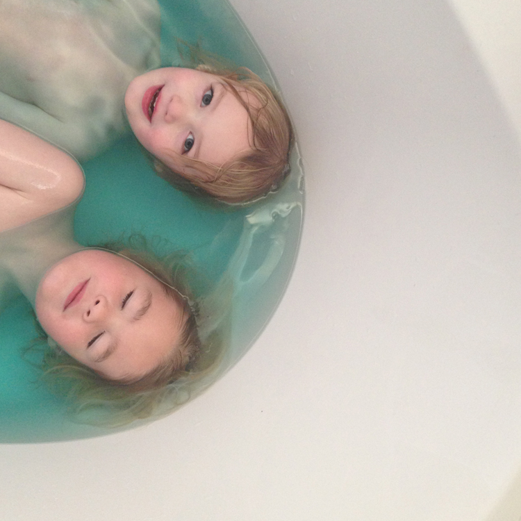 MerMagBathTubFaces1