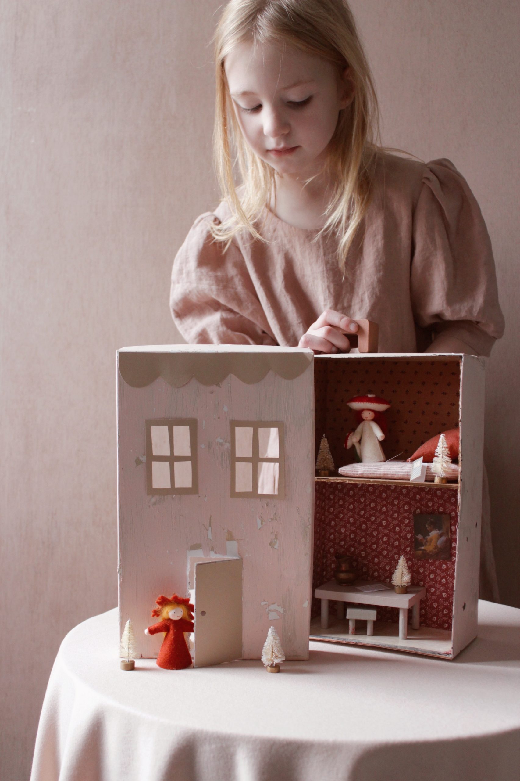 diy shoebox dollhouse